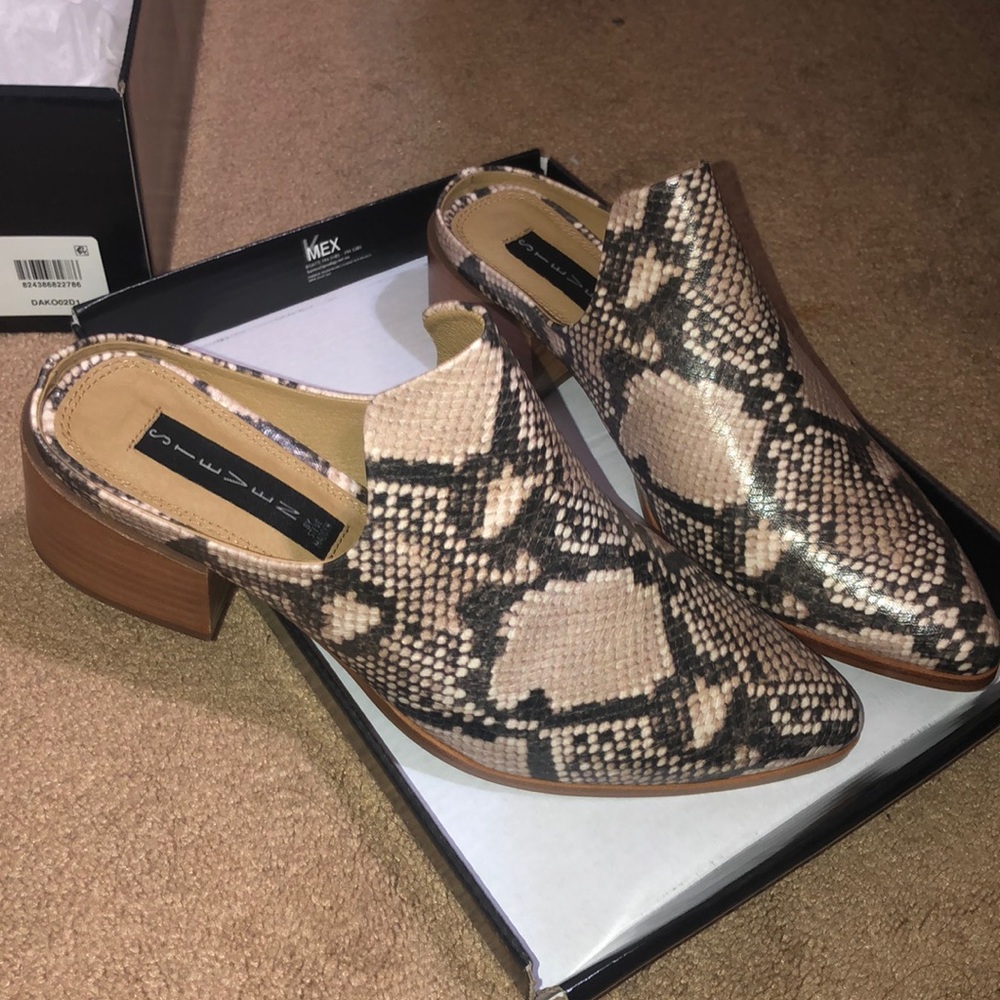 NWT Steve Madden Dakota snakeskin mules